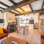 Les Du Logis Saint-Romain-de-Benet