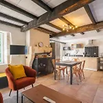 Les Du Logis Saint-Romain-de-Benet