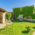 Les Du Logis Saint-Romain-de-Benet