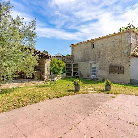 Les Du Logis Saint-Romain-de-Benet